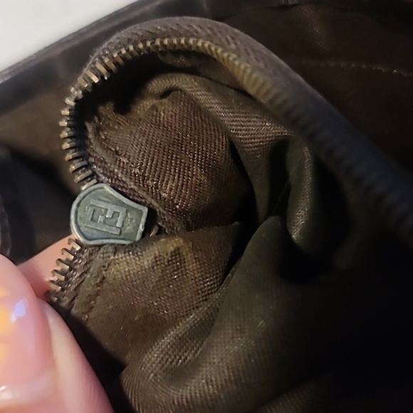 💕VINTAGE FENDI ZUCCA WALLET💕 - Picture 17 of 17